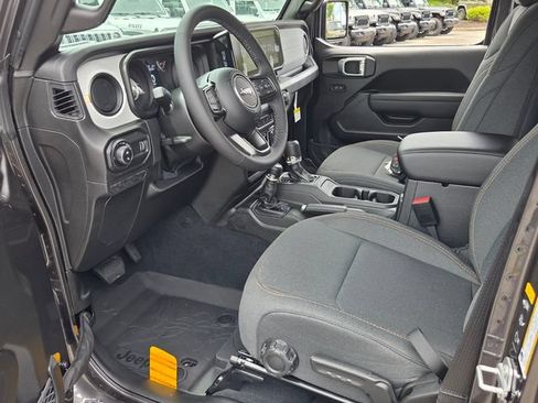 New 2026 Jeep Gladiator Sport AWD/4WD image 8