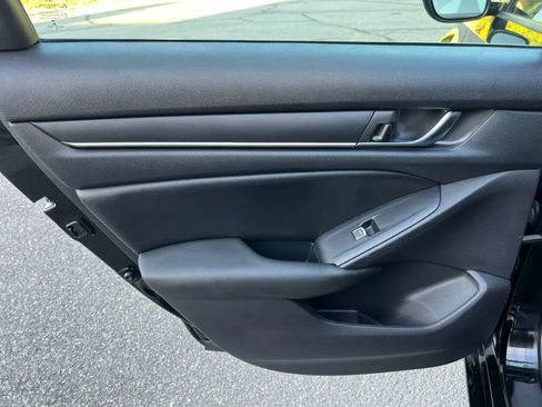 Used 2019 Honda Accord Sport image 19