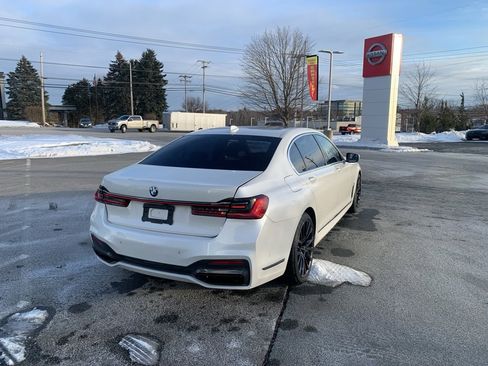 Used 2020 BMW 740i w/ M Sport Package image 7