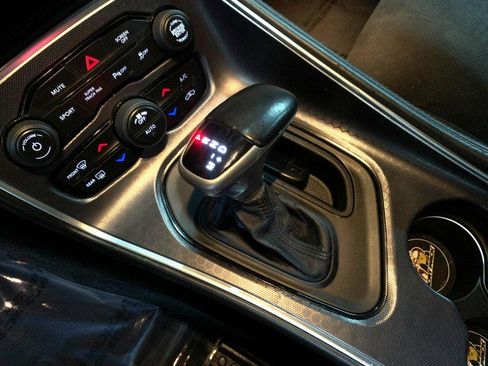 Used 2018 Dodge Challenger R/T Scat Pack w/ Leather Interior Group image 33