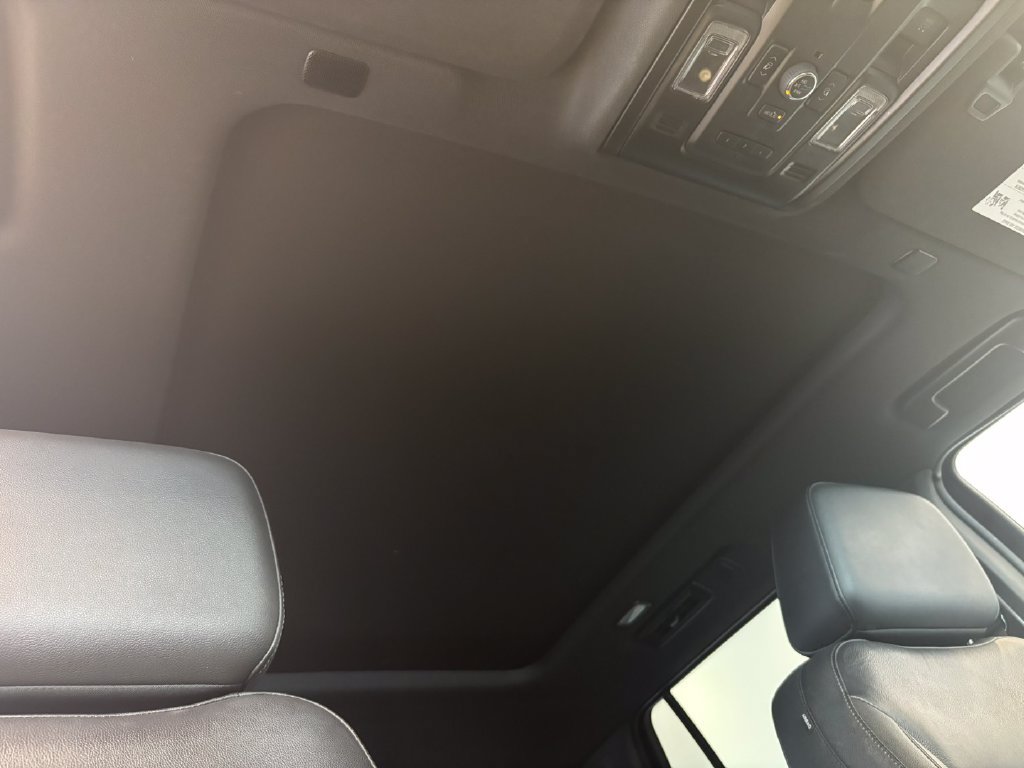 Used 2022 Chevrolet Tahoe Z71 w/ Luxury Package AWD/4WD image 28