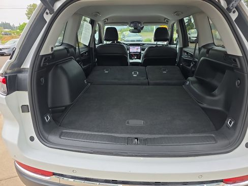 Used 2023 Jeep Grand Cherokee Limited image 6