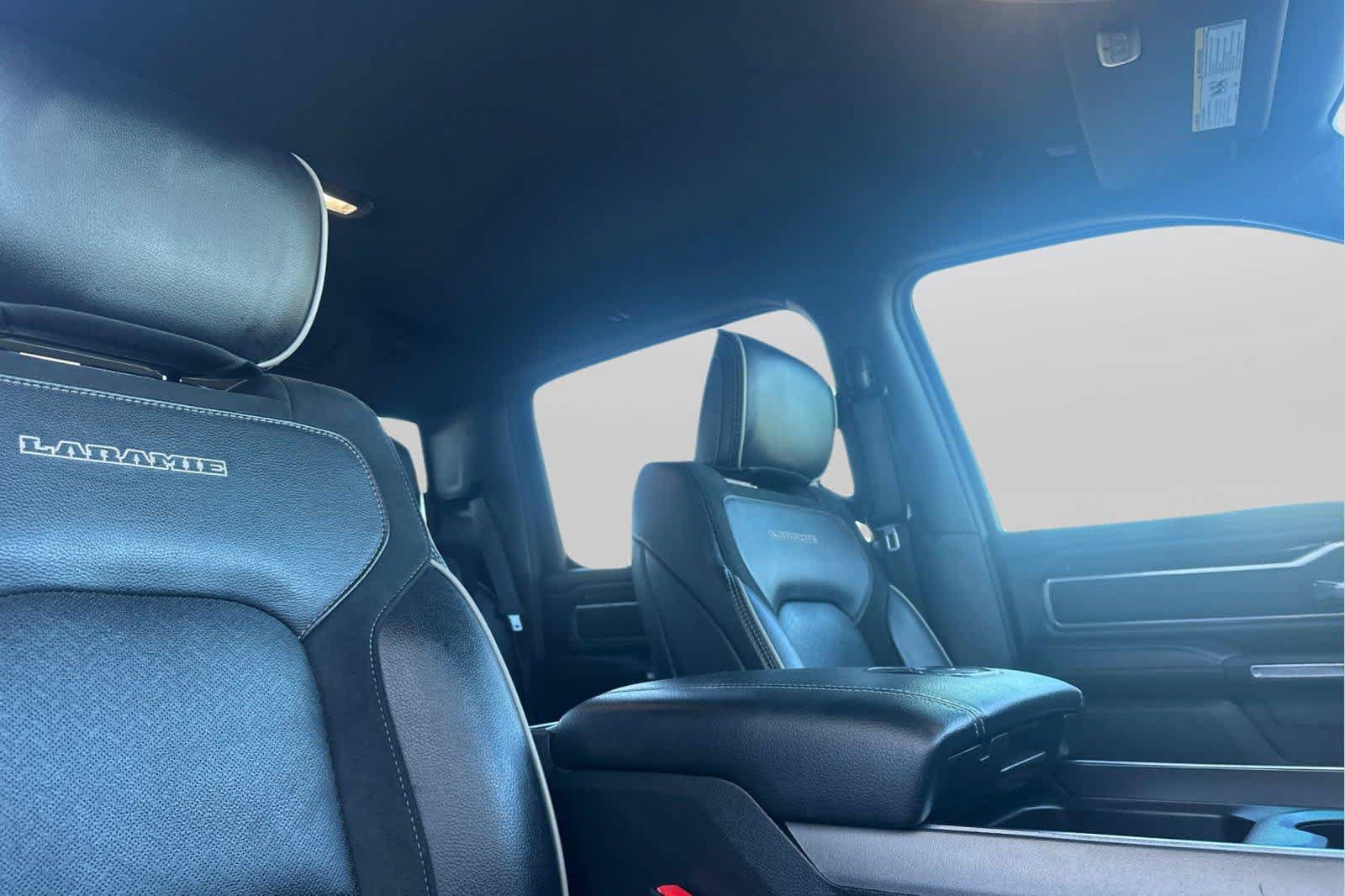 Used 2022 RAM 1500 Laramie w/ Sport Appearance Package AWD/4WD image 17