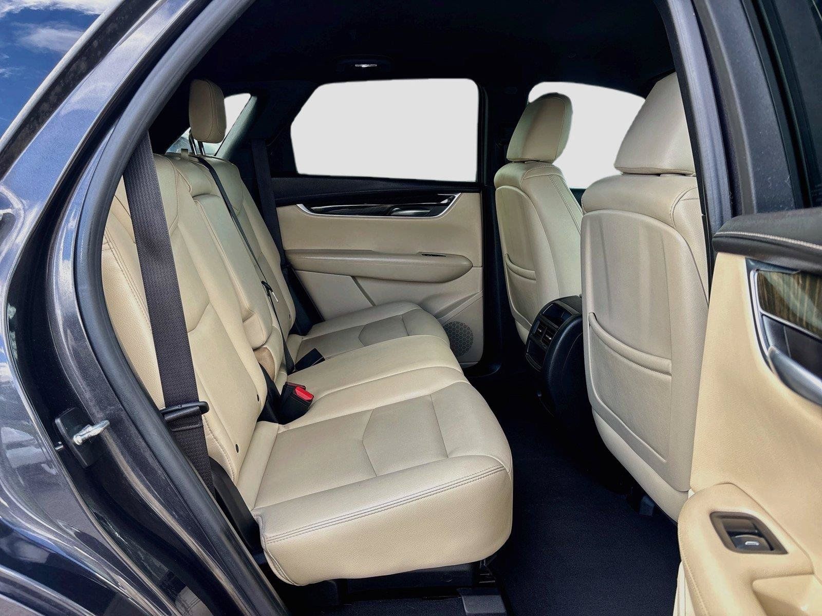 Used 2017 Cadillac XT5 FWD image 26
