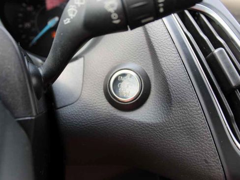Used 2015 Ford Focus Titanium FWD image 18