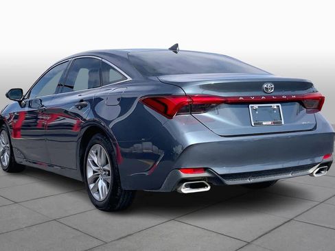 Used 2022 Toyota Avalon XLE image 12