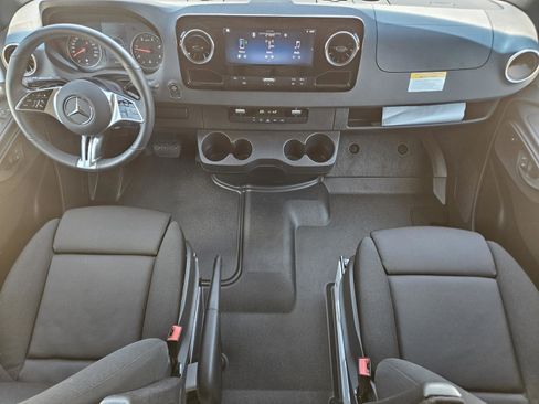 Used 2026 Mercedes-Benz Sprinter 4500 image 15