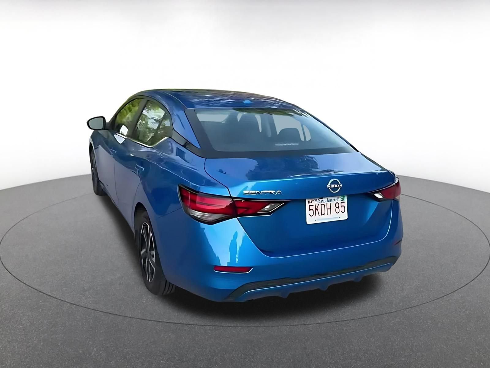 Used 2025 Nissan Sentra SV FWD image 10