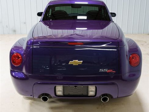 Used 2004 Chevrolet SSR w/ Preferred Equipment Group RWD image 7