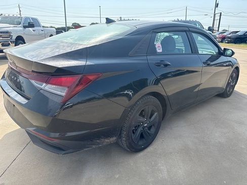 Used 2021 Hyundai Elantra SEL w/ Convenience Package FWD image 7