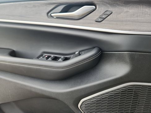 Used 2023 Jeep Grand Cherokee 4WD 4xe image 14