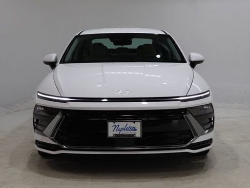 Used 2025 Hyundai Sonata SEL FWD image 2