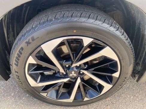 Used 2024 Mitsubishi Outlander SE image 28