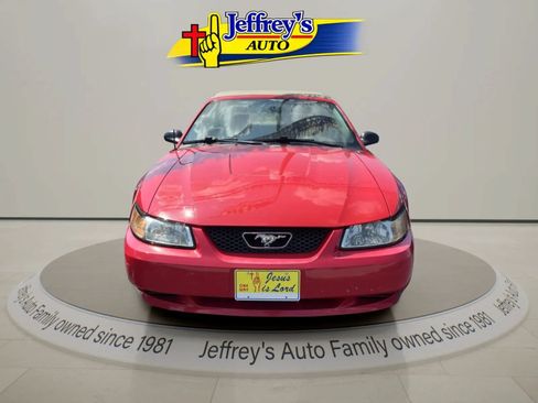 Used 2003 Ford Mustang Convertible RWD image 5