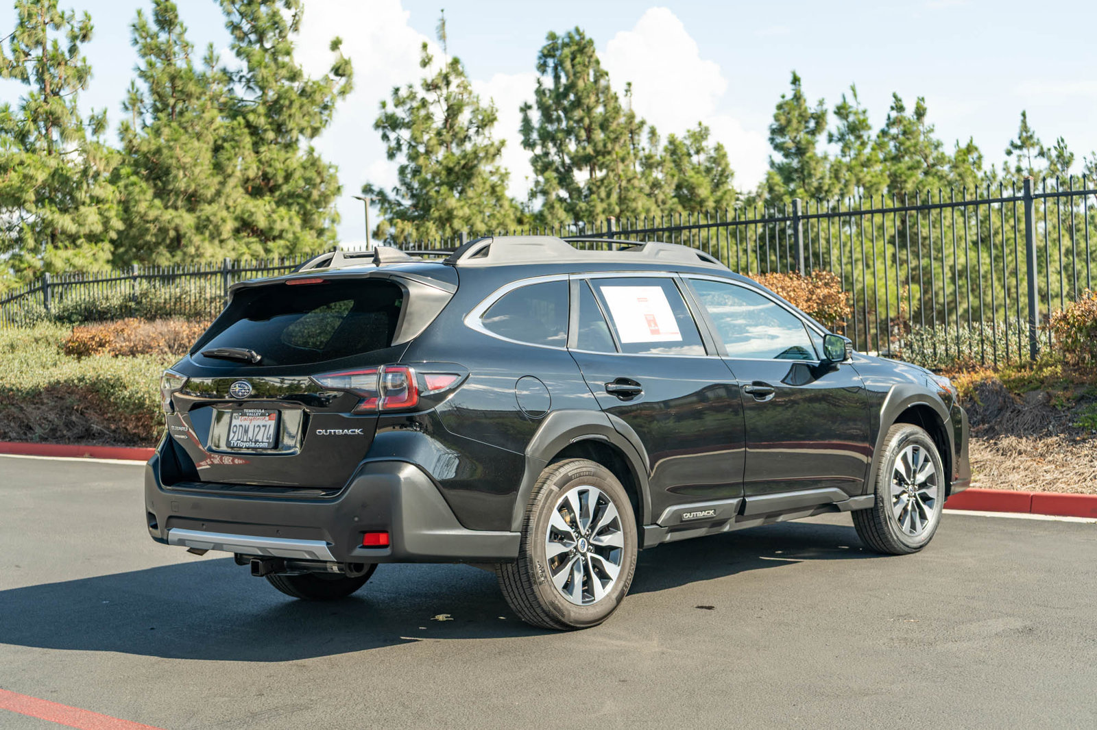 Used 2023 Subaru Outback Limited AWD/4WD image 9