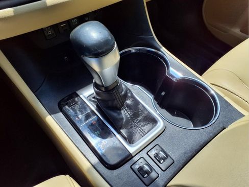 Used 2019 Toyota Highlander XLE FWD image 19