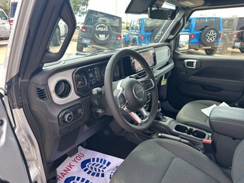 New 2024 Jeep Wrangler Unlimited Sahara w/ Technology Group image 16