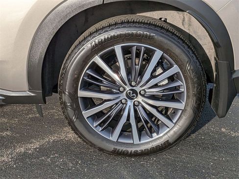 Used 2025 INFINITI QX60 Sensory image 25