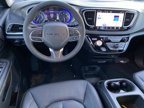 New 2026 Chrysler Voyager LX image 8