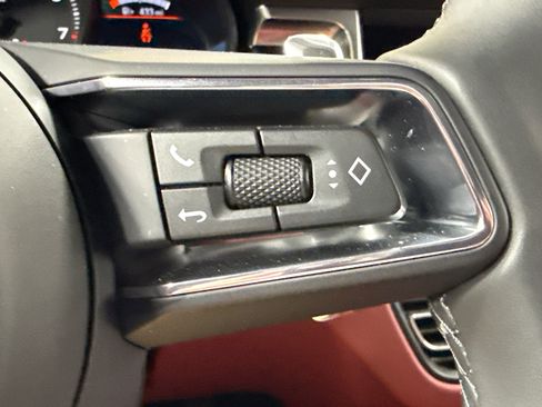 Certified 2026 Porsche Macan AWD/4WD image 37