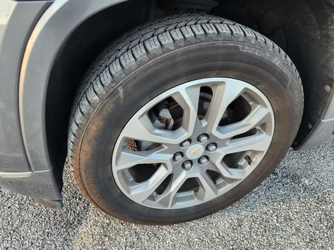 Used 2020 Chevrolet Traverse Premier w/ LPO, Floor Liner Package FWD image 10