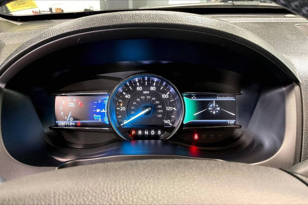 Used 2018 Ford Explorer XLT w/ Equipment Group 202A AWD/4WD image 14