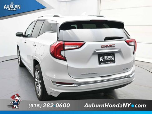 Used 2022 GMC Terrain Denali w/ Denali Premium Package AWD/4WD image 16