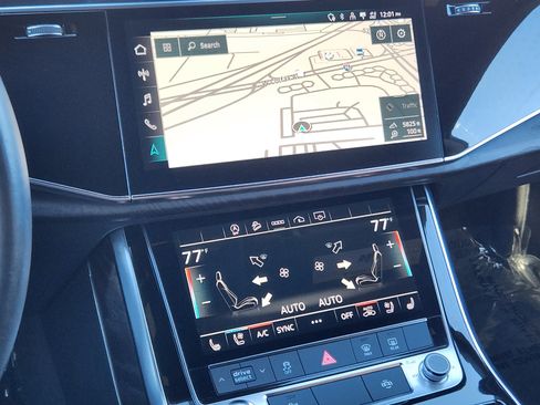 Used 2021 Audi Q8 Premium Plus image 10