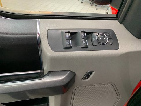 Used 2015 Ford F150 XLT image 15