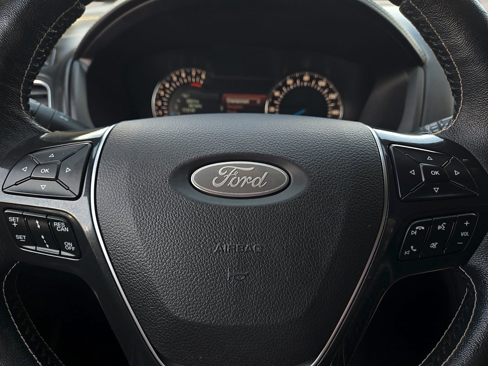 Used 2018 Ford Explorer Platinum AWD/4WD image 20