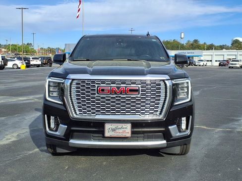 Used 2021 GMC Yukon Denali w/ Denali Premium Package AWD/4WD image 2