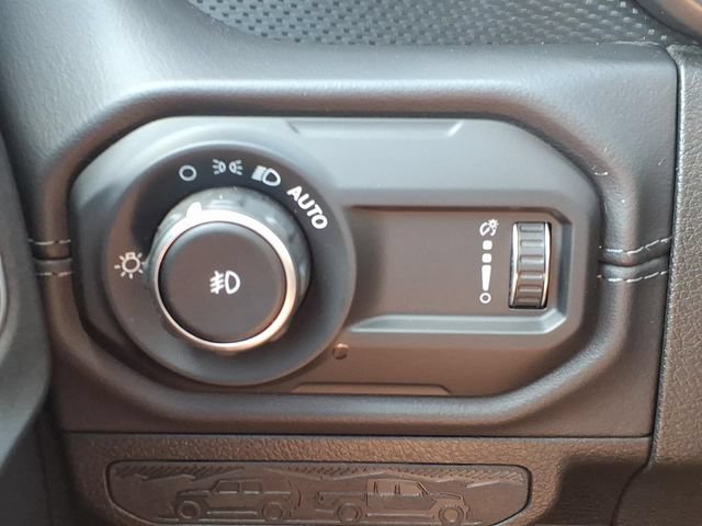 Used 2024 Jeep Wrangler Unlimited Rubicon AWD/4WD image 21