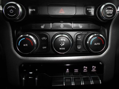 Certified 2019 RAM 1500 Big Horn AWD/4WD image 15
