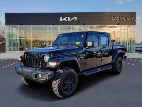 Used 2021 Jeep Gladiator Sport image 2