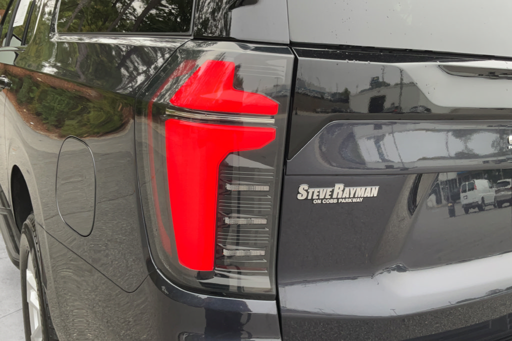 Certified 2025 Chevrolet Suburban LT RWD image 28