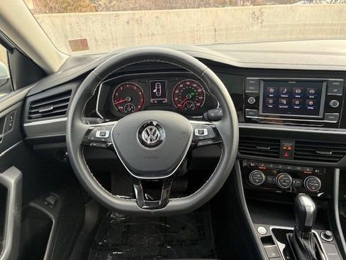 Used 2021 Volkswagen Jetta SE image 13