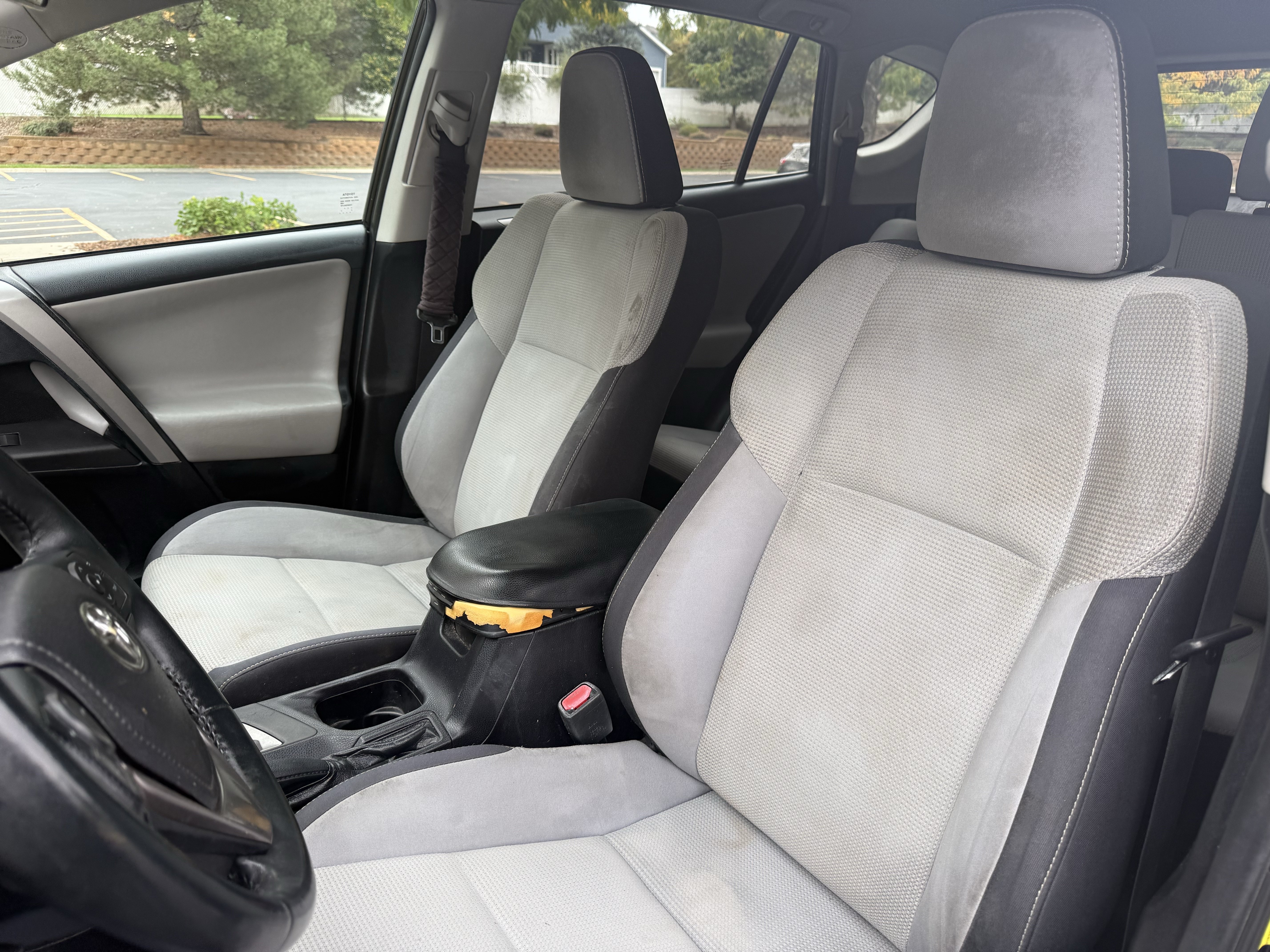 Used 2018 Toyota RAV4 XLE w/ Carpet Mat Package FWD image 13