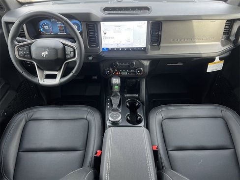 New 2025 Ford Bronco Badlands image 2