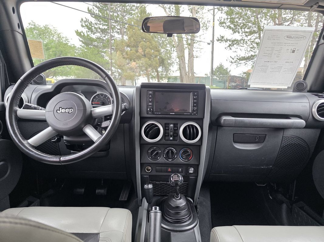 Used 2010 Jeep Wrangler Unlimited Sahara w/ Dual Top Group AWD/4WD image 24