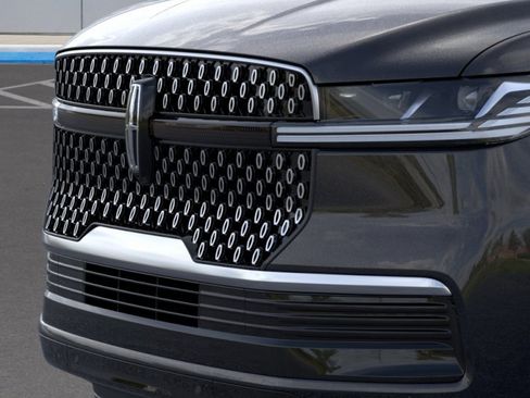 New 2025 Lincoln Navigator L Reserve AWD/4WD image 17