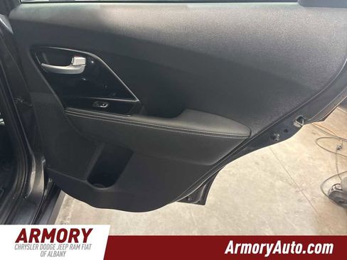 Used 2022 Kia Niro EX w/ Cold Weather Package image 31