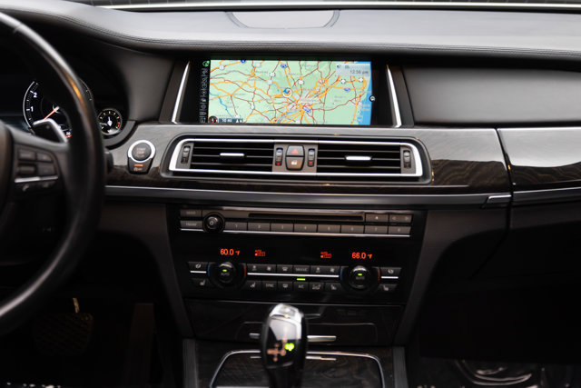 Used 2014 BMW 750i RWD image 8