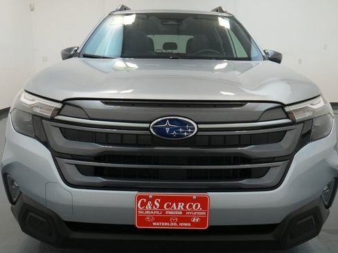 Used 2025 Subaru Forester Premium w/ Convenience Package #1 image 12