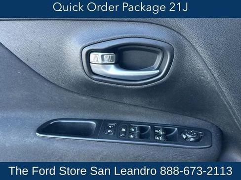 Used 2016 Jeep Renegade Latitude w/ Cold Weather Group image 8