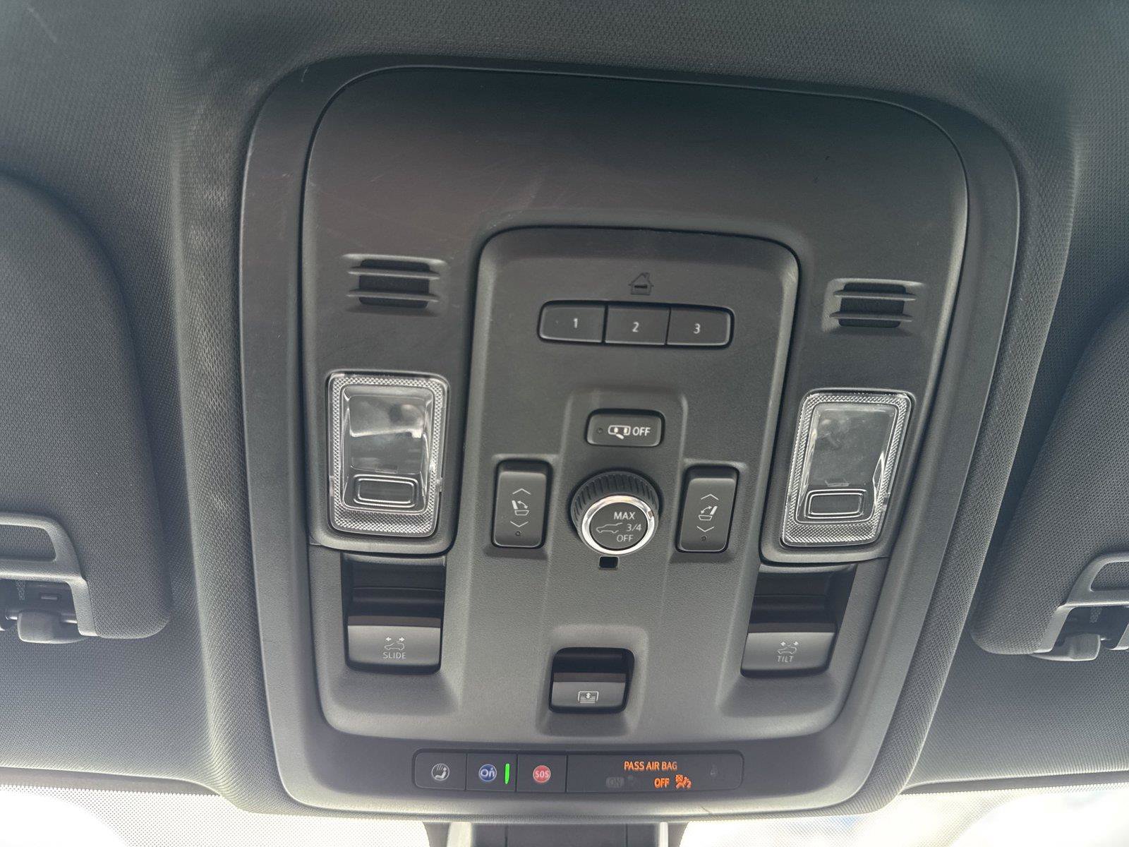 Used 2022 Chevrolet Tahoe Z71 w/ Luxury Package AWD/4WD image 33