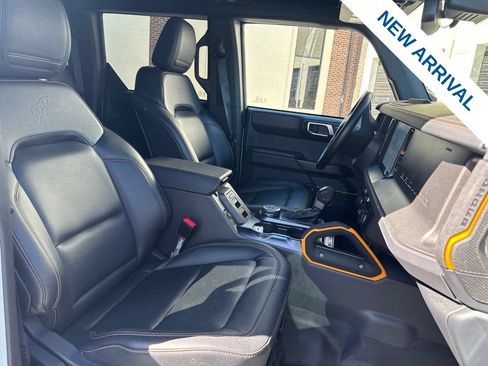 Used 2024 Ford Bronco Badlands AWD/4WD image 9