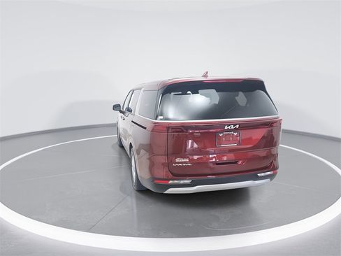 Used 2024 Kia Carnival LX image 6