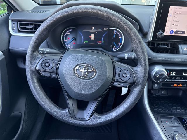 Used 2025 Toyota RAV4 LE AWD/4WD image 14