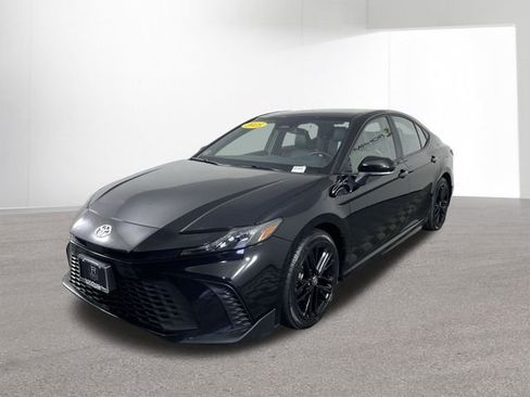 Used 2025 Toyota Camry SE FWD image 42