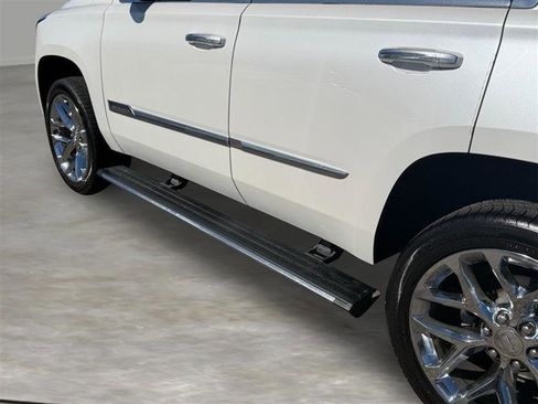 Used 2016 Cadillac Escalade Platinum image 6